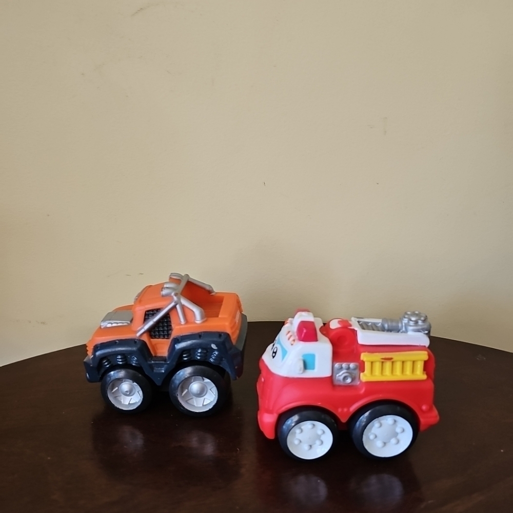 Hasbro Tonka Chuck A Truck &‎ Friends FireTruck, Truck Lot Of 2 2010